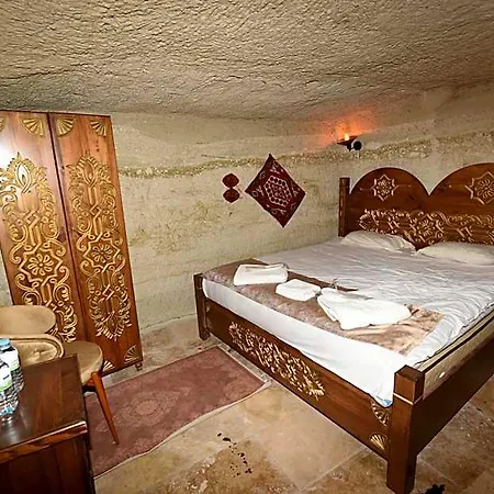 Peri Cave Hotel *